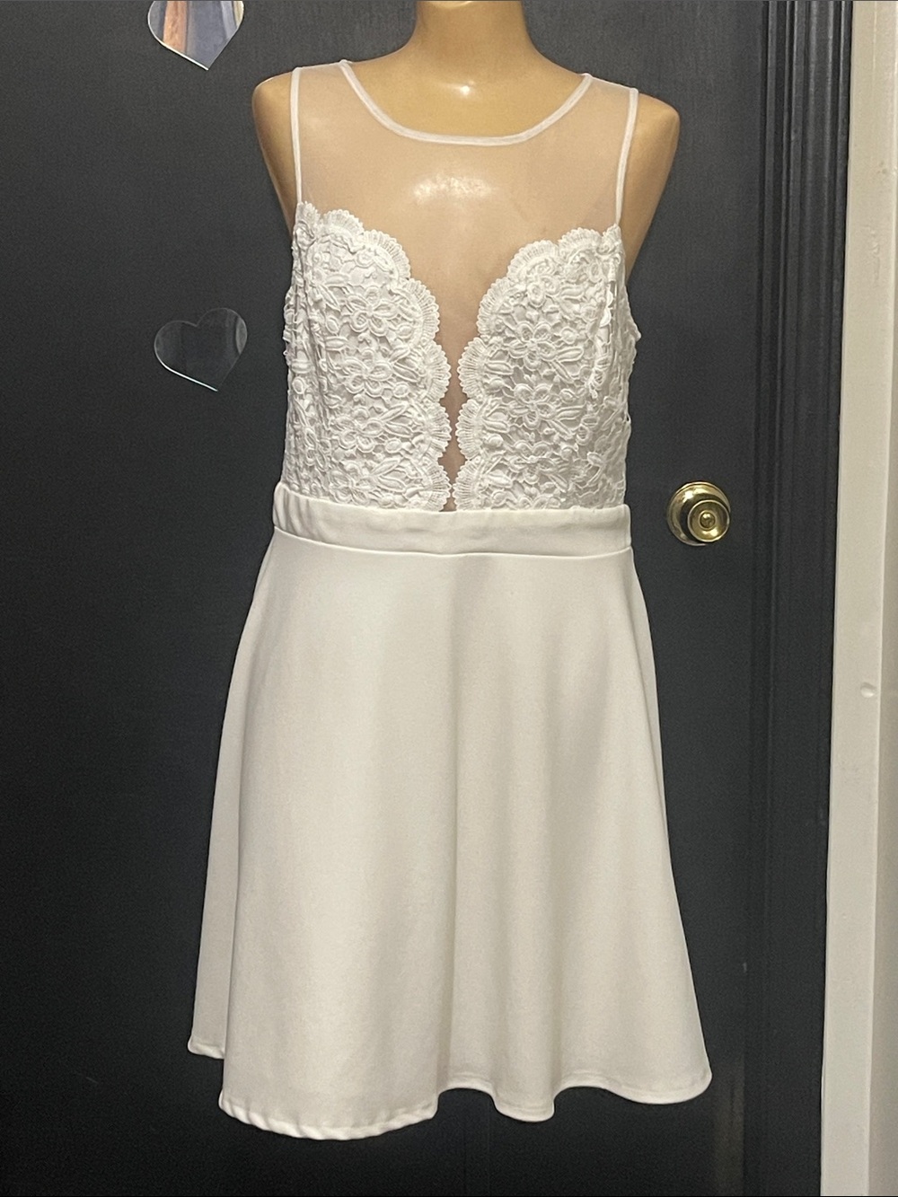 B Darlin White Lace Appliqué A-Line Prom/Party/Reception Dress (Juniors 15/16)